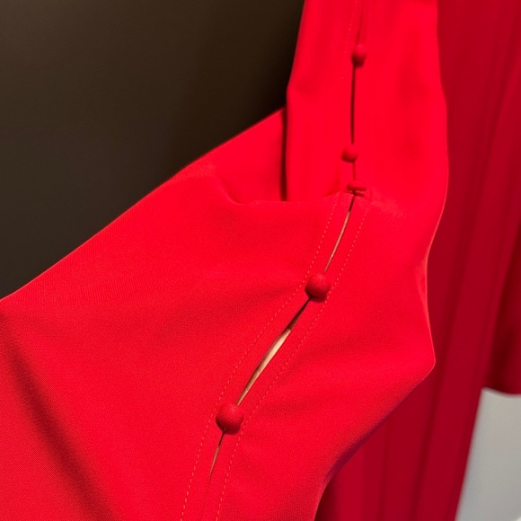 NWOT Elegant Red Shift Dress with Button-Detail Sleeves by Donna Karan Size 14 - Picture 4 of 8
